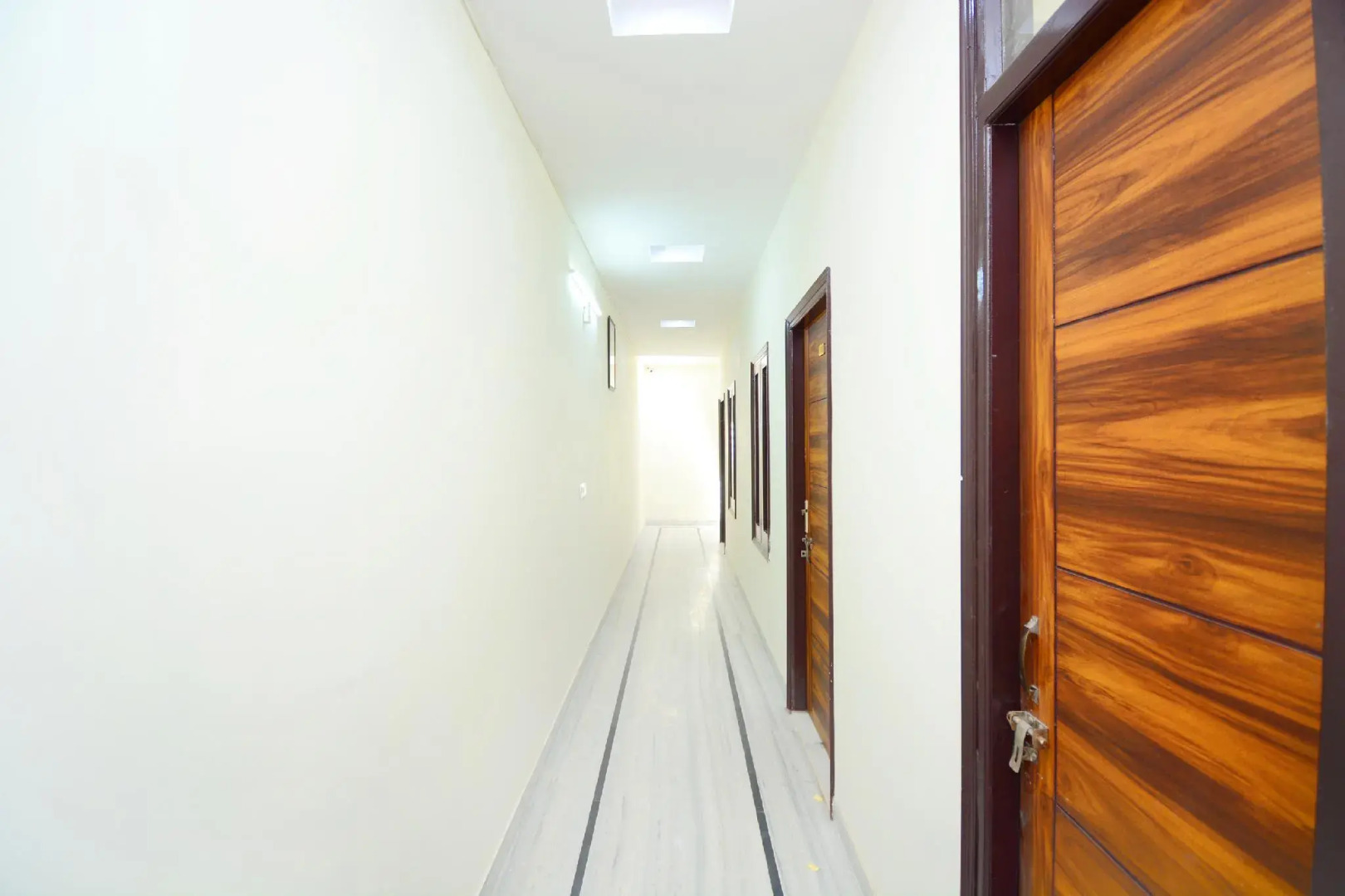 OYO 38787 Hotel Red Rose