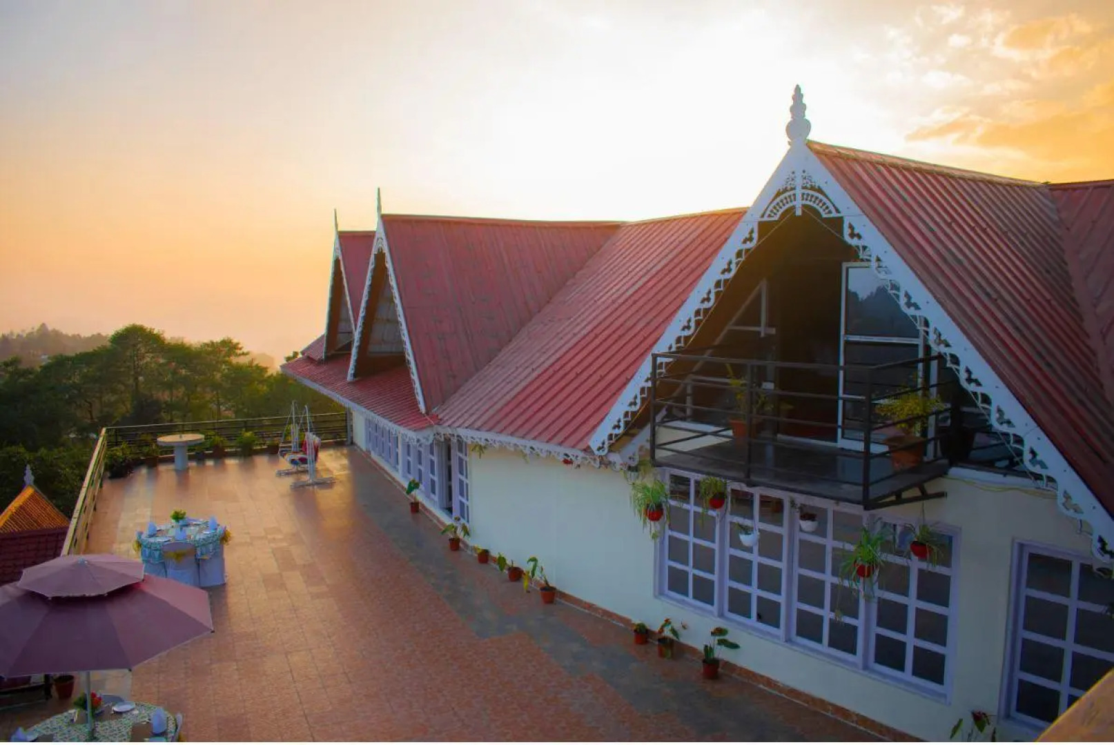 Queen's Hill Hotel & Resort