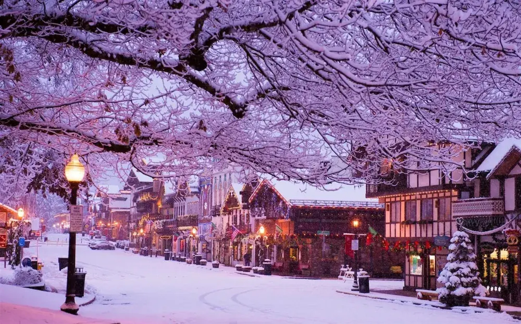 Peaceful Pines Cabin - Three Bedroom Home with Hot Tub