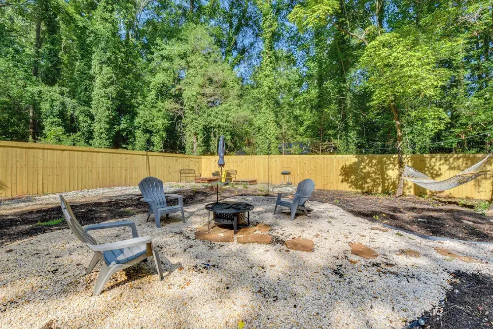 Pet-friendly Lavonia Cabin, Walk to Lake Hartwell!