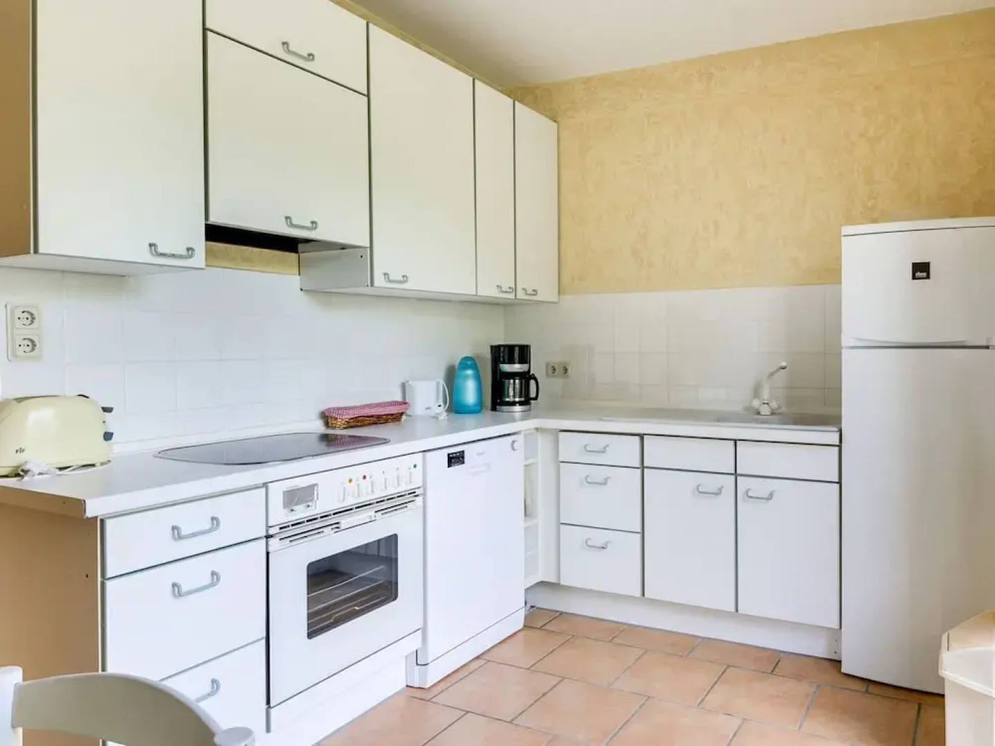 Charming Sea View Apartment in Lozen