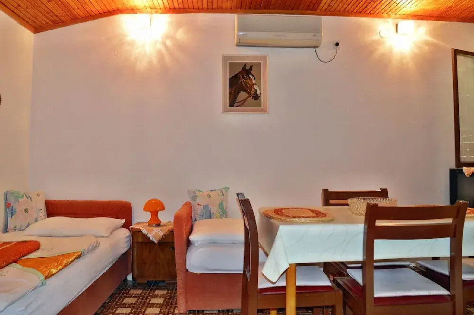 Apartments Savarin 550