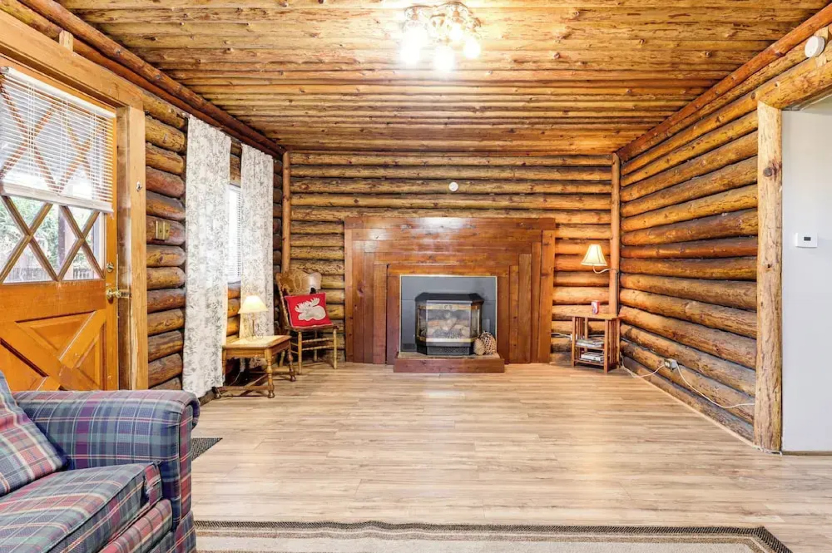 Watefront Getaway w/ Mtn Views & Dock in Clearlake