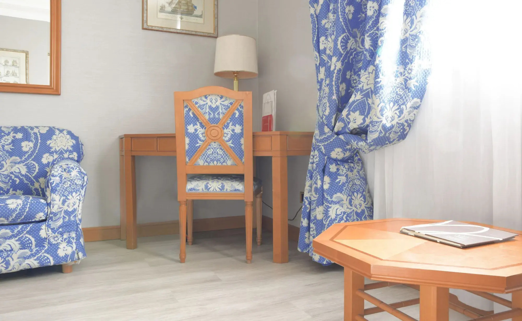 Отель Royal Garden