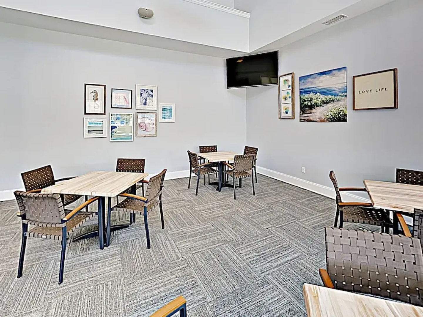 24 Arundel - 2 Br Home