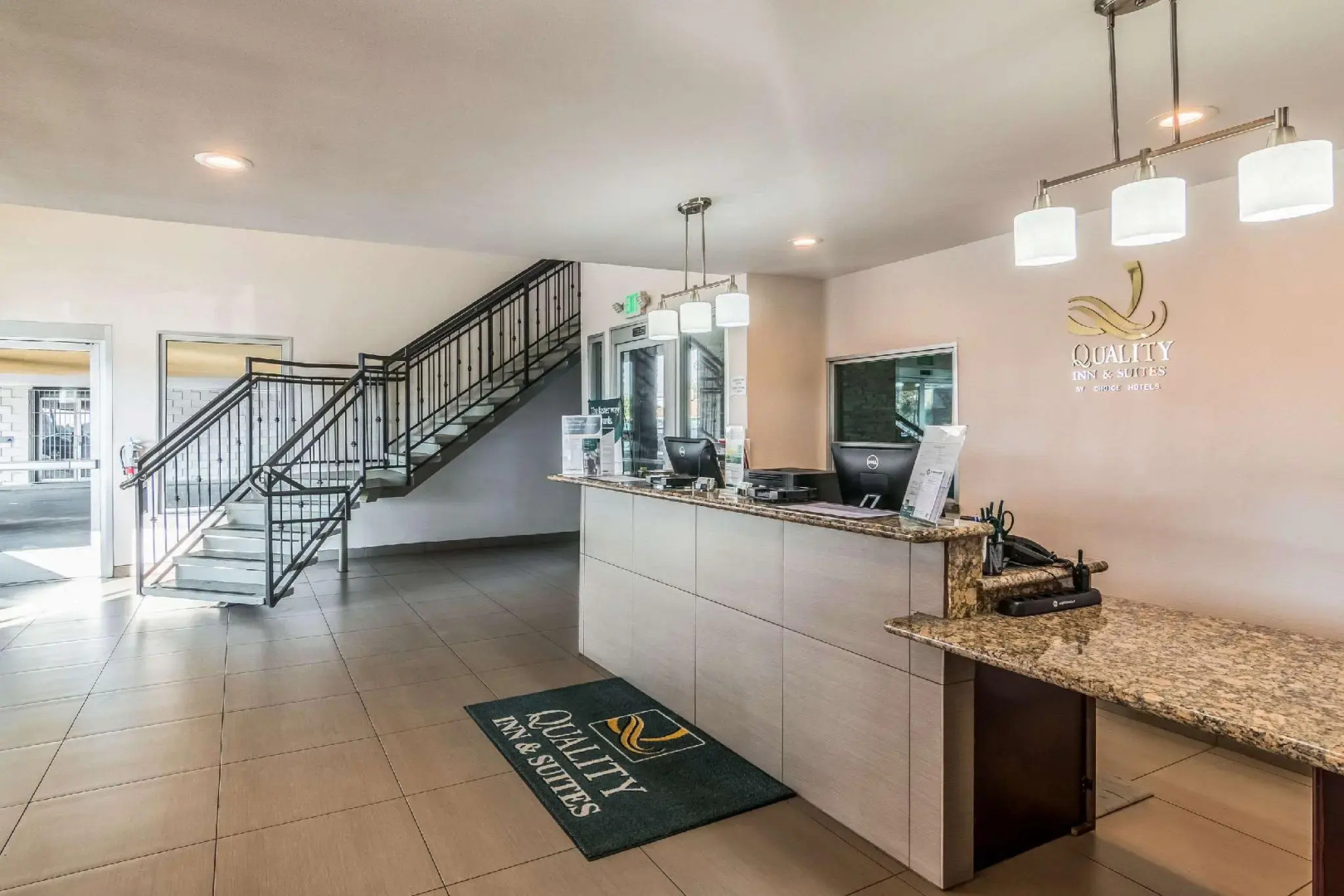 Quality Inn & Suites near Downtown Bakersfield