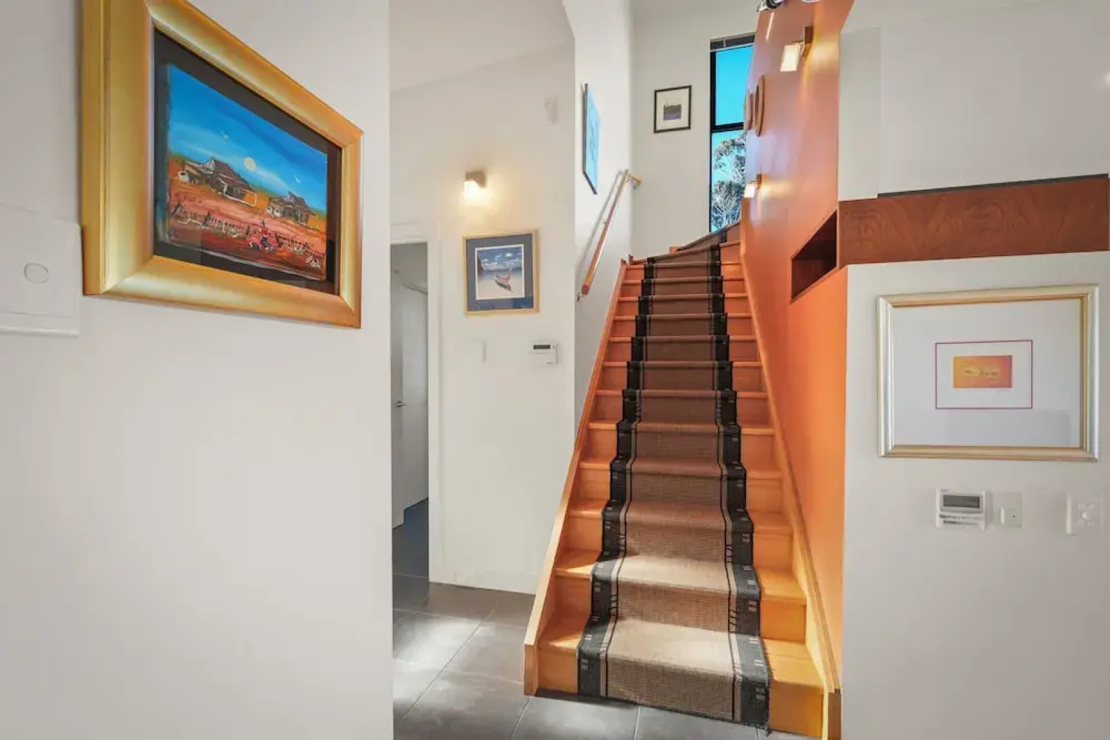 Waterfront Home - Gorgeous Views - 2 Bed