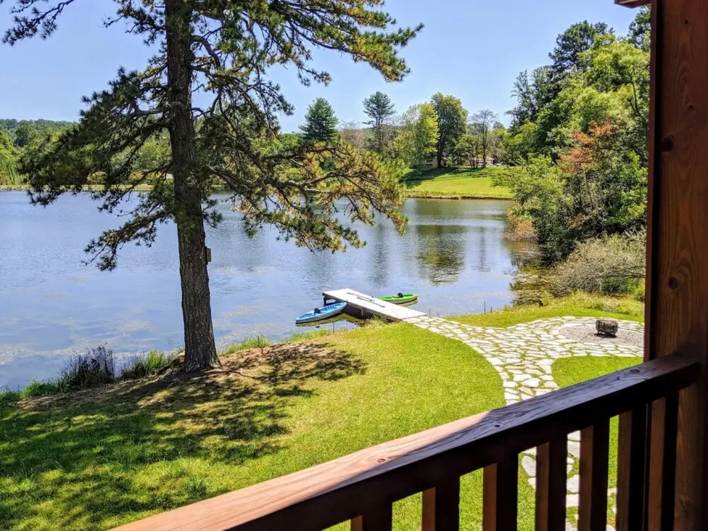 New Listing! Lakefront Log W/ Large Balcony 3 Bedroom Home