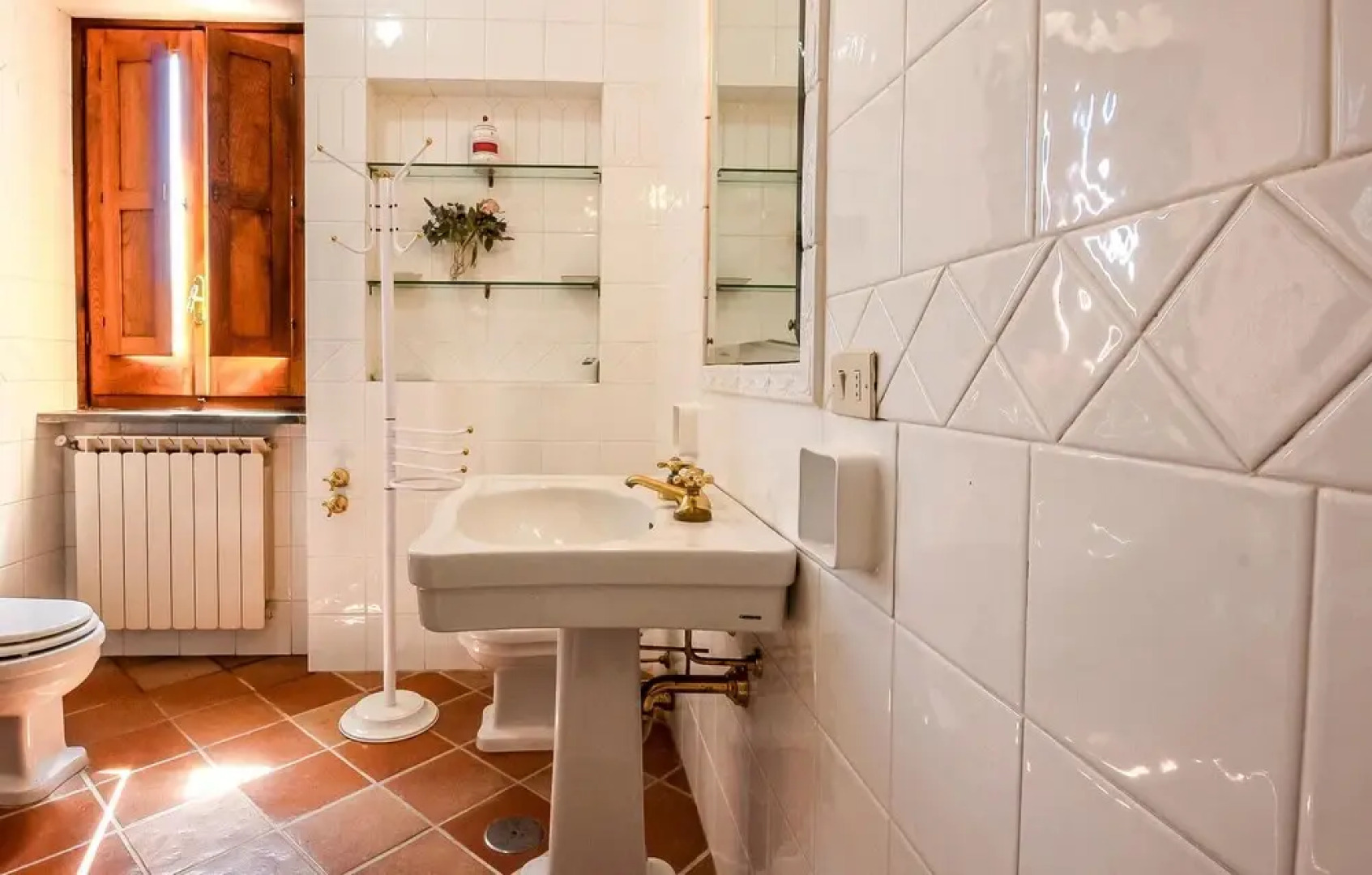 Nice Home in Caserta Vecchia With Wifi and 5 Bedrooms