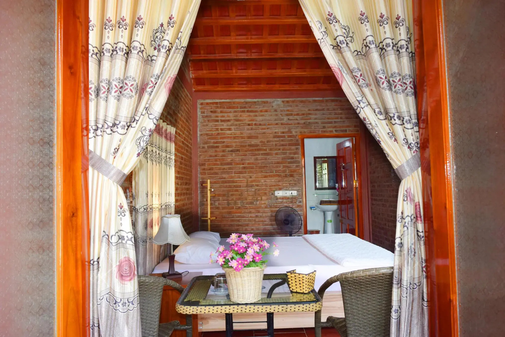 Van Long Family Homestay