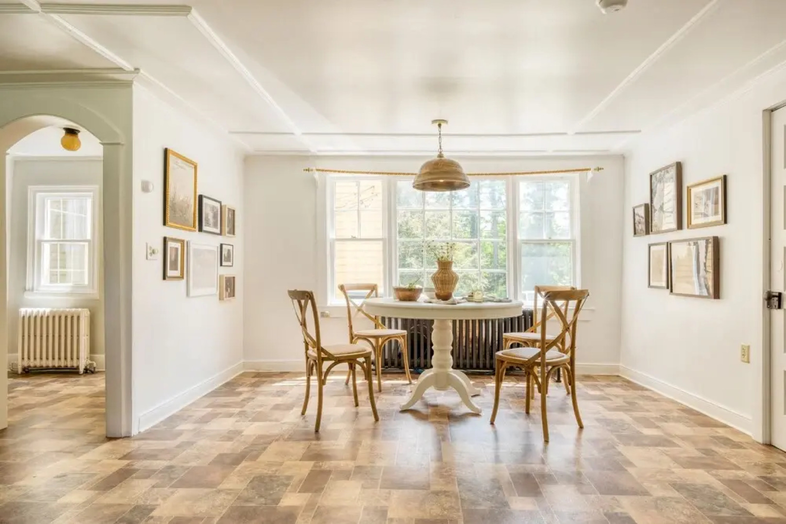 Daffodil by Avantstay Countryside Retreat in Historic Home w/ Large Backyard