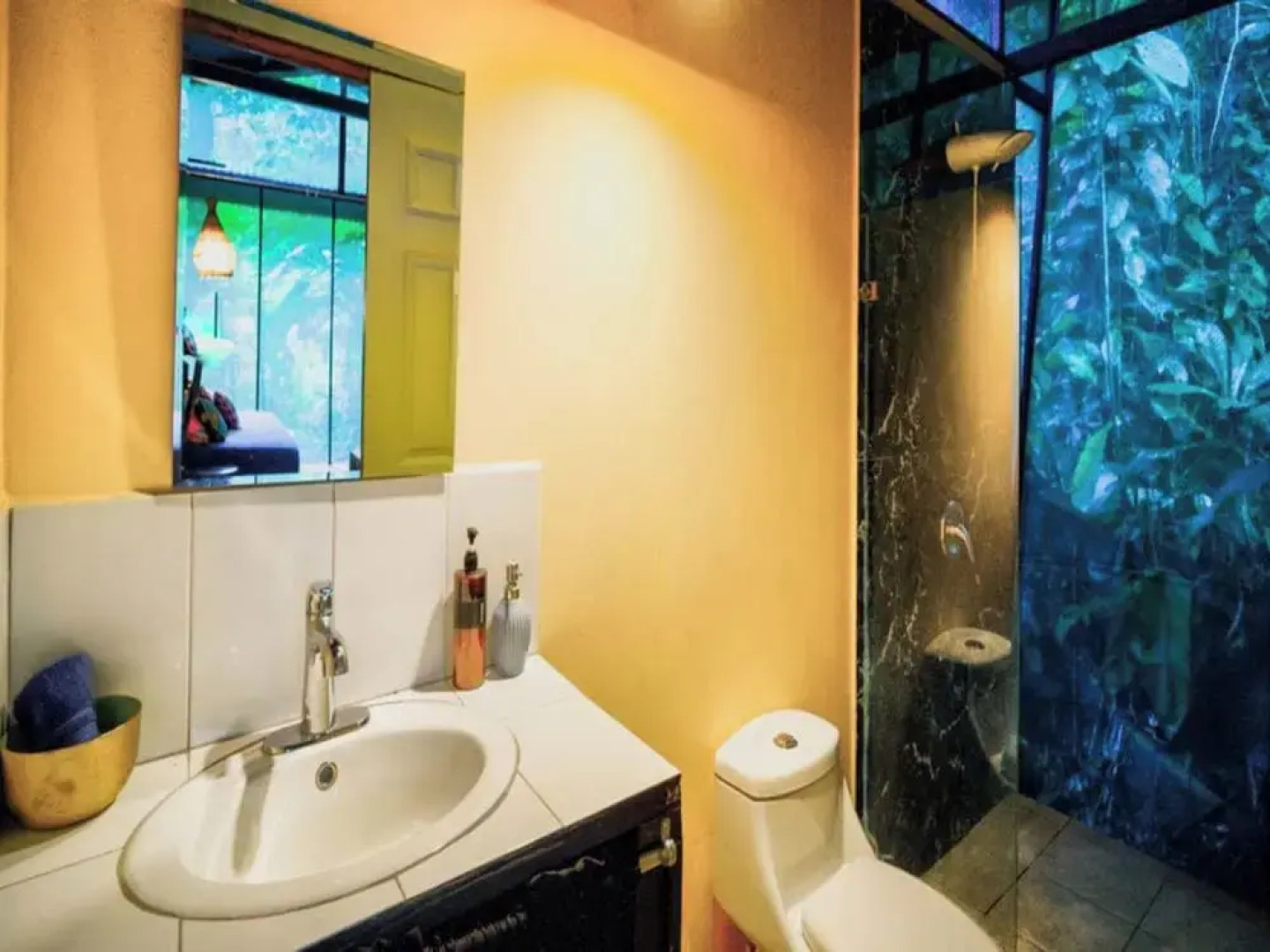 La Shamana Ecological, Concept in the Jungle