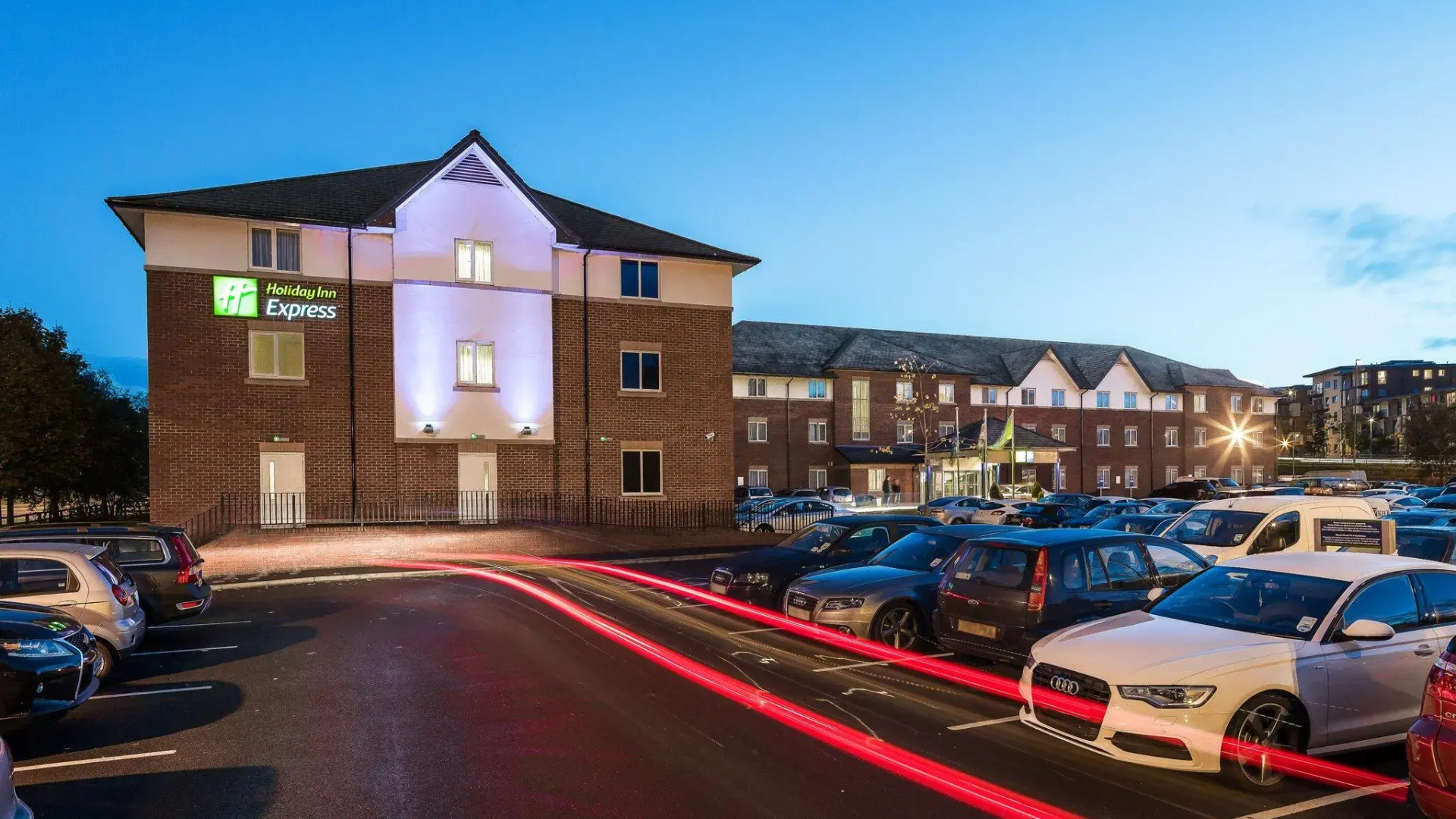 Holiday Inn Express London Gatwick - Crawley by IHG