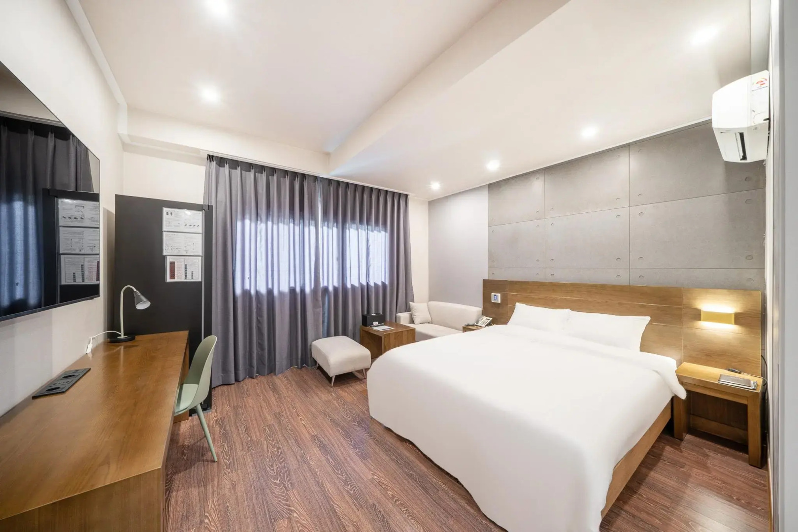 The 7 Business Hotel