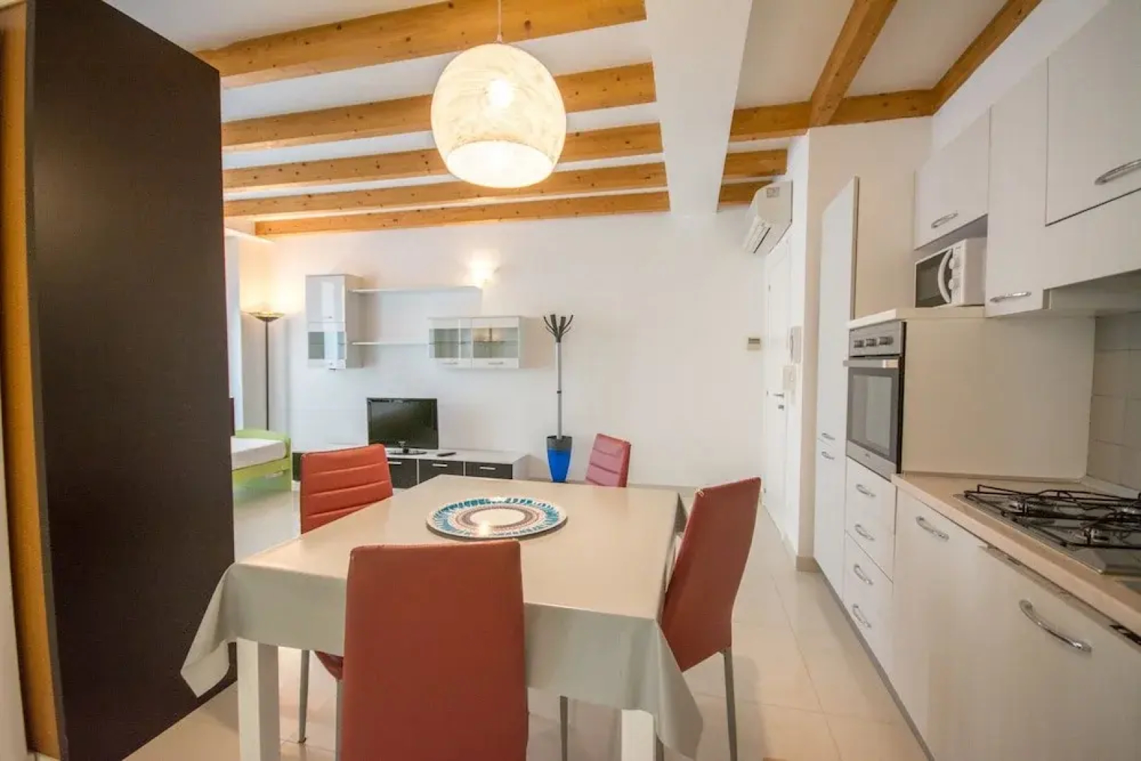 Suite & Apartment