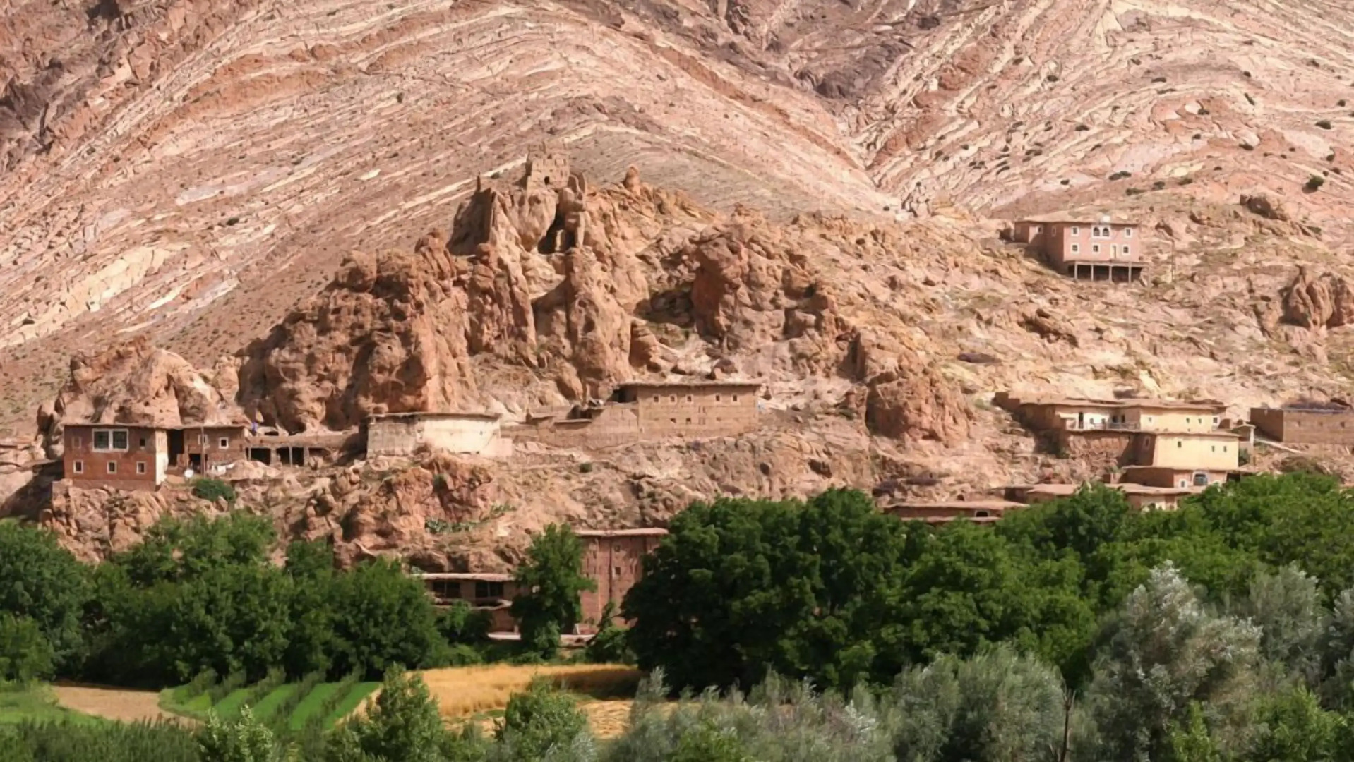 Gite Paradis d'Ait Bouguemez - Hostel