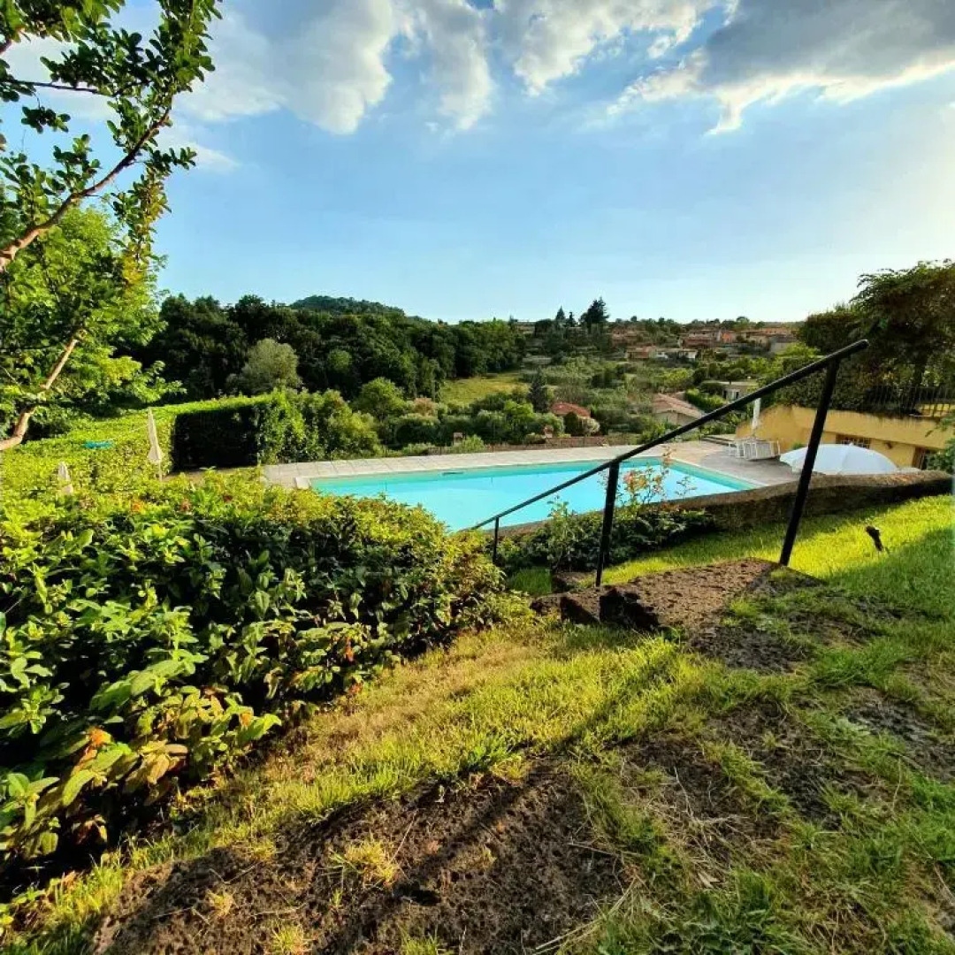 Appartamento Stropea con giardino privato e piscina