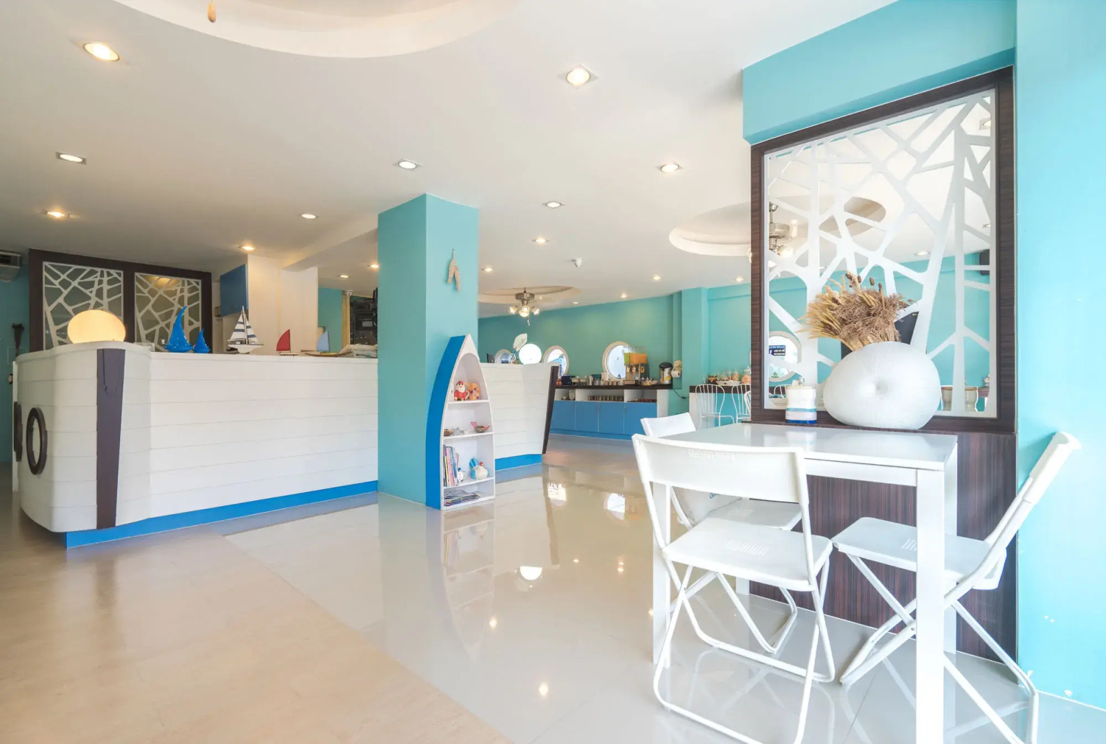 Bed by Boat Hotel & Apartment