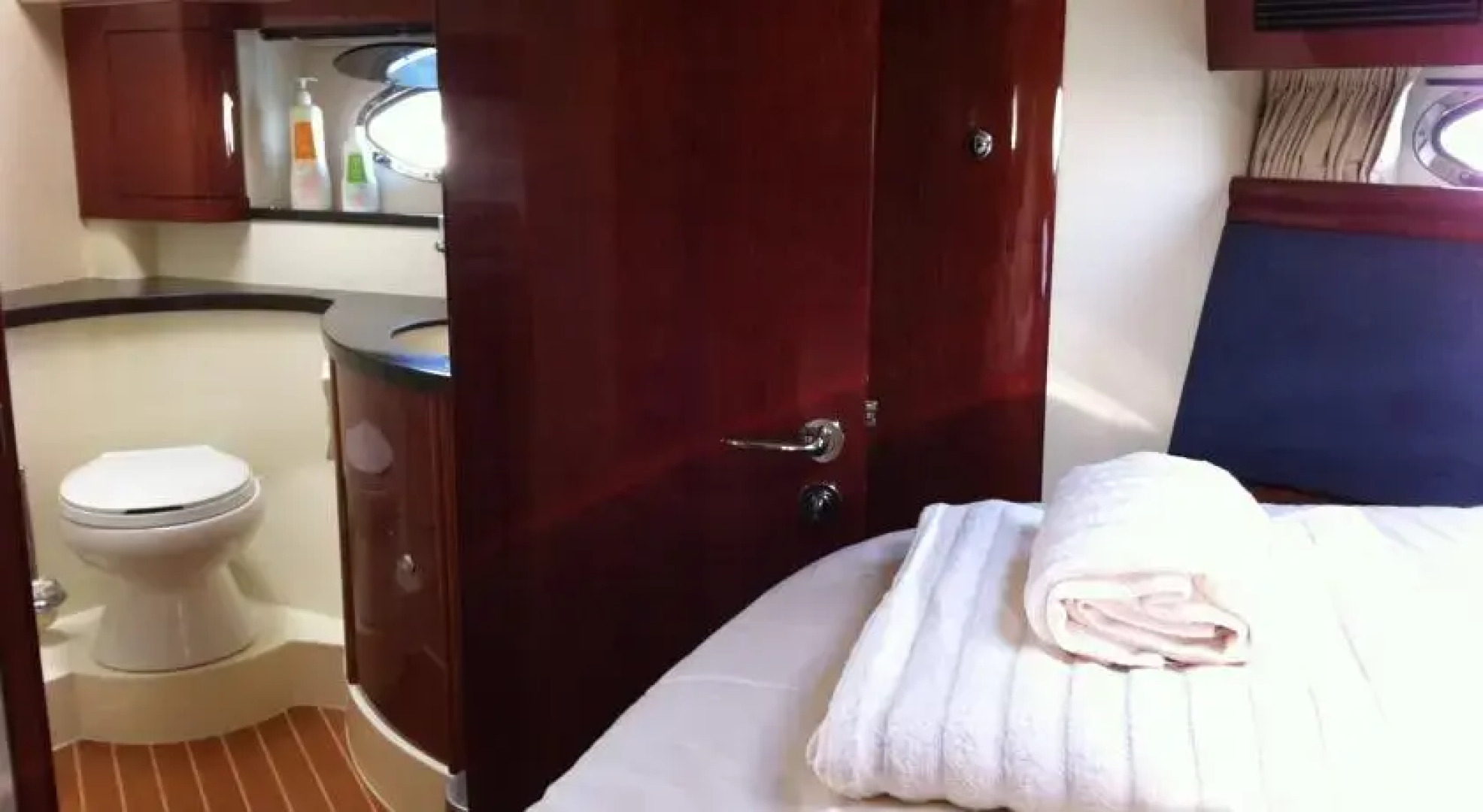 Luxe Yacht including SunSet Cruise