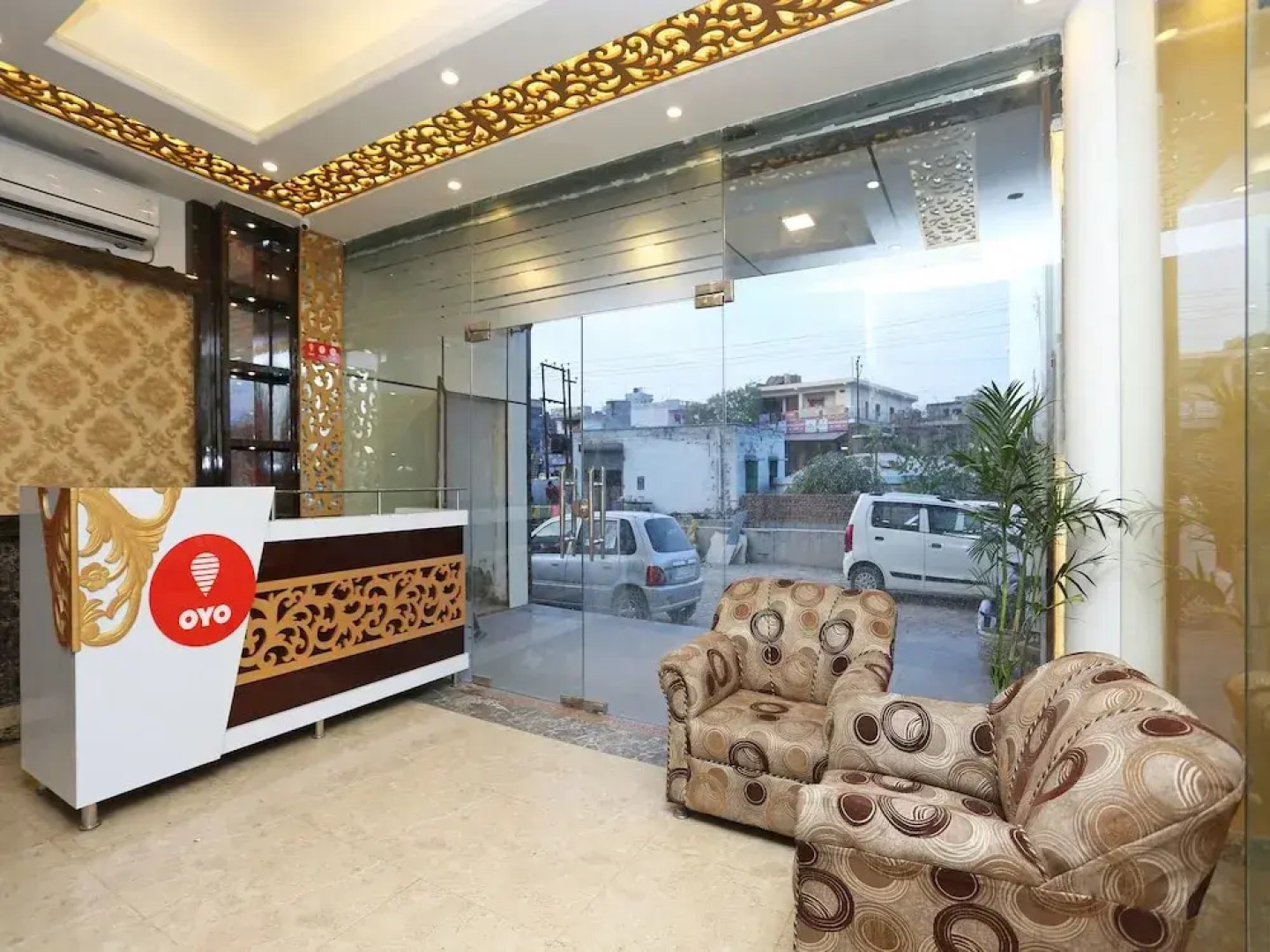 Century Grand By OYO Rooms