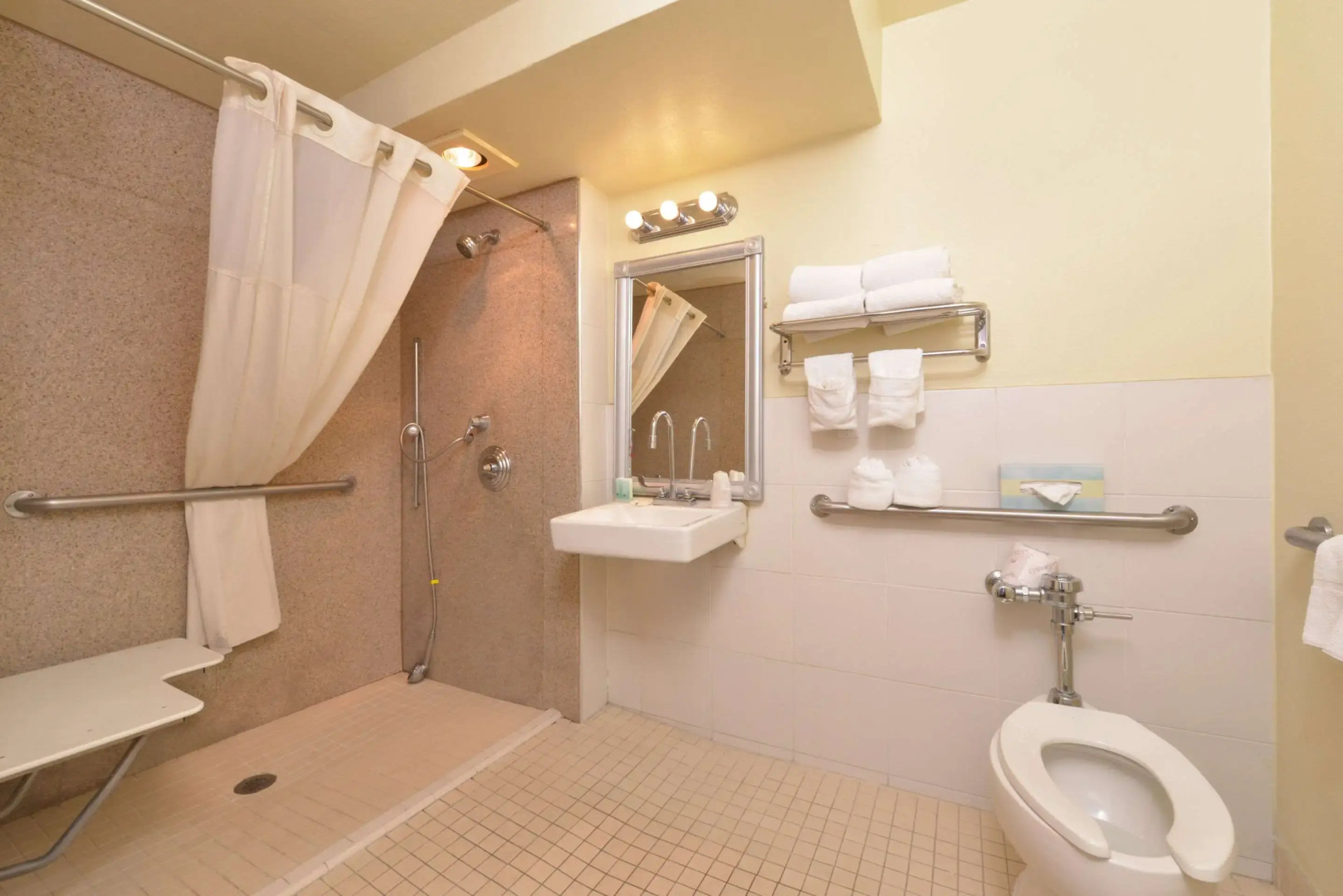 Quality Inn & Suites Montebello - Los Angeles