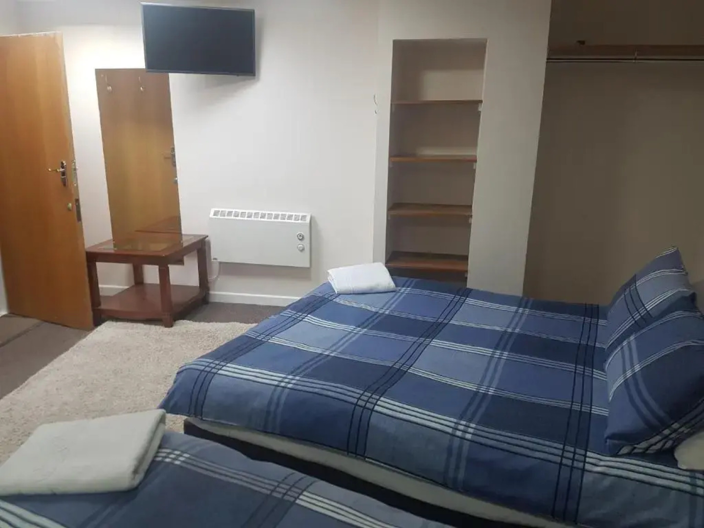 Shanahans B&B with Sports Bar