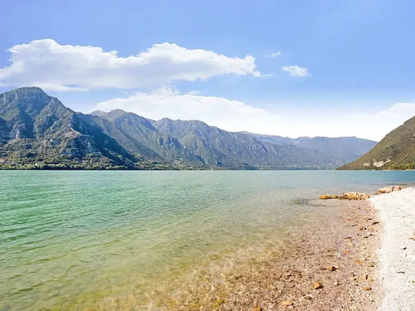 Cottage in Parole Near Forest and Lake