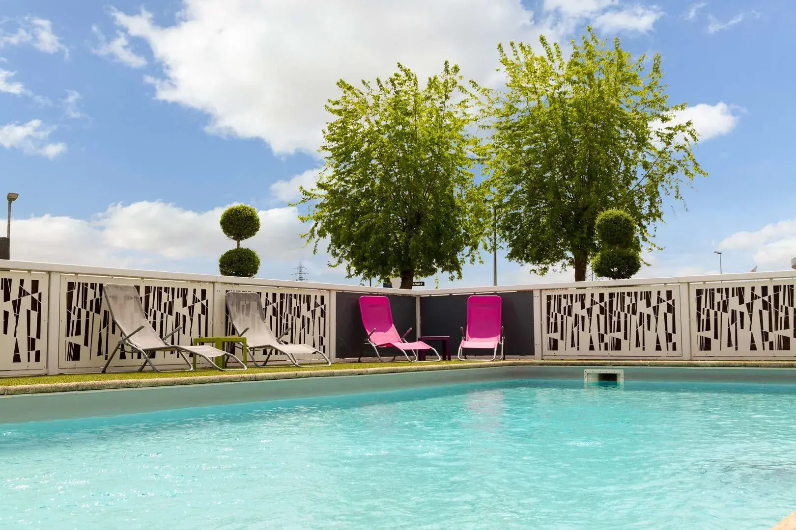 The Originals City, Hôtel Hélios