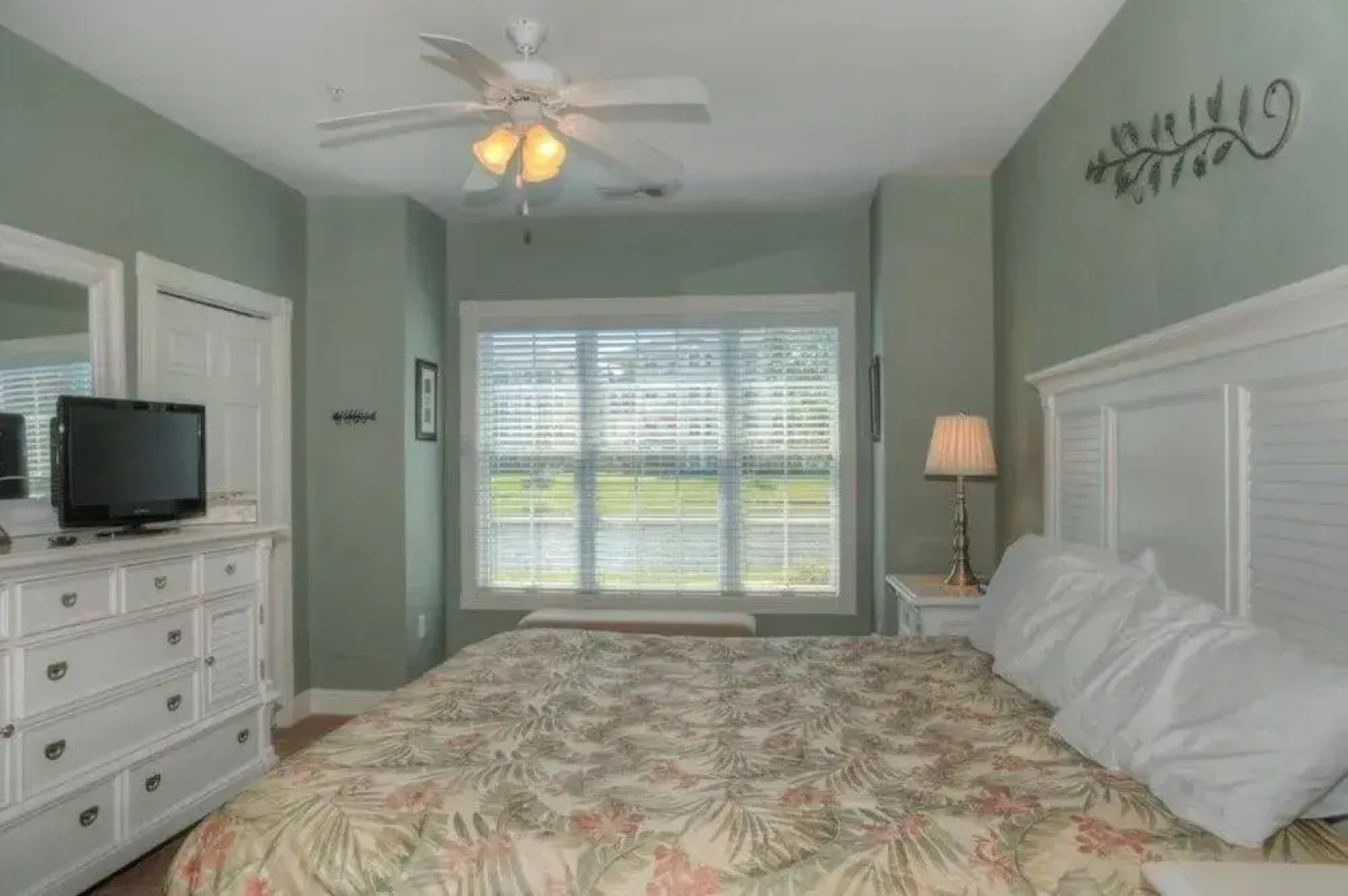 Magnolia Pointe 101 4811 3 Br condo by RedAwning