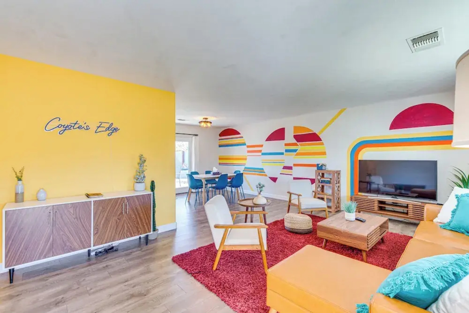 Hot Tub + Patio: Desert Getaway in Joshua Tree!