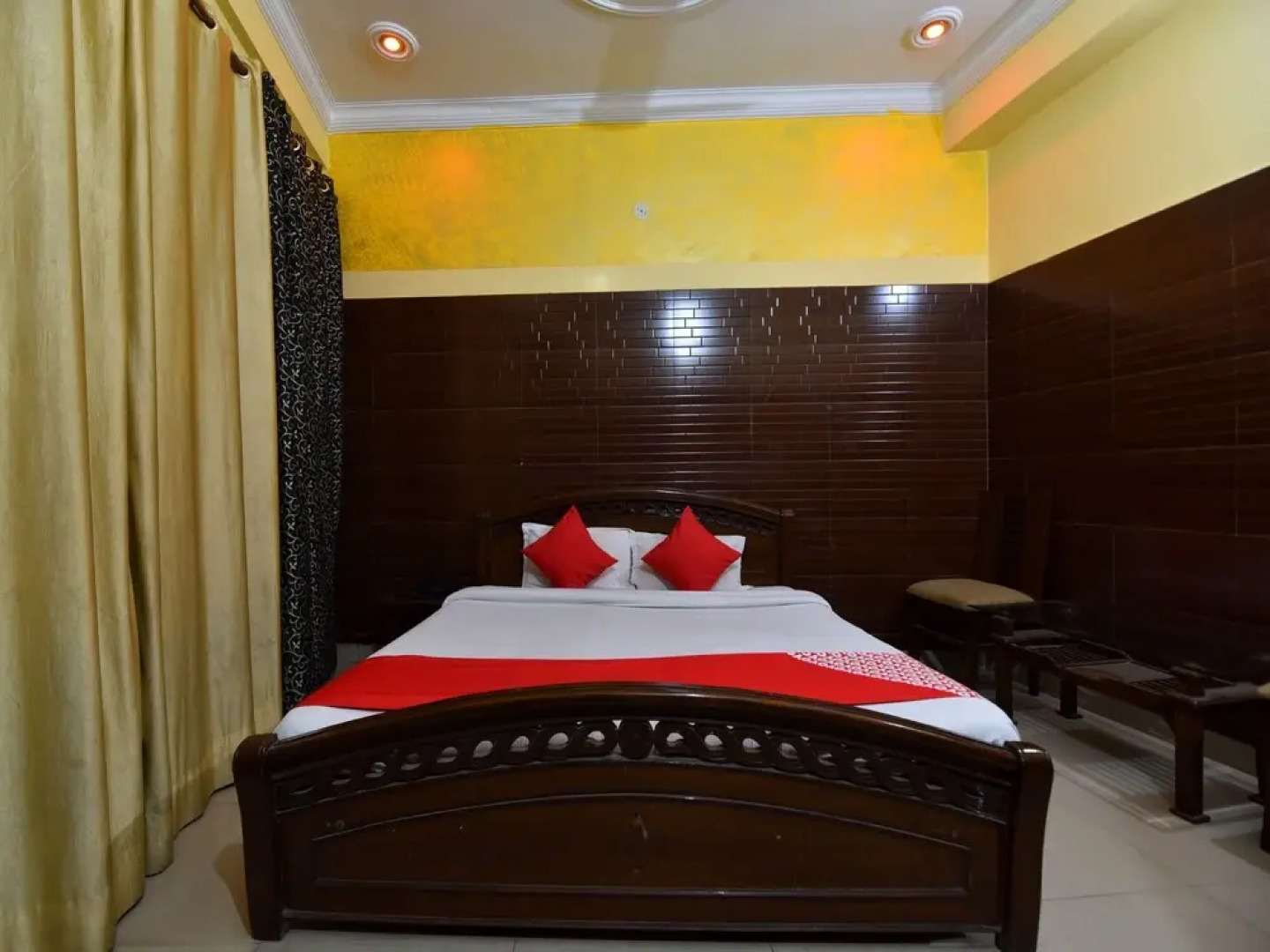 OYO 28146 Hotel Virsa