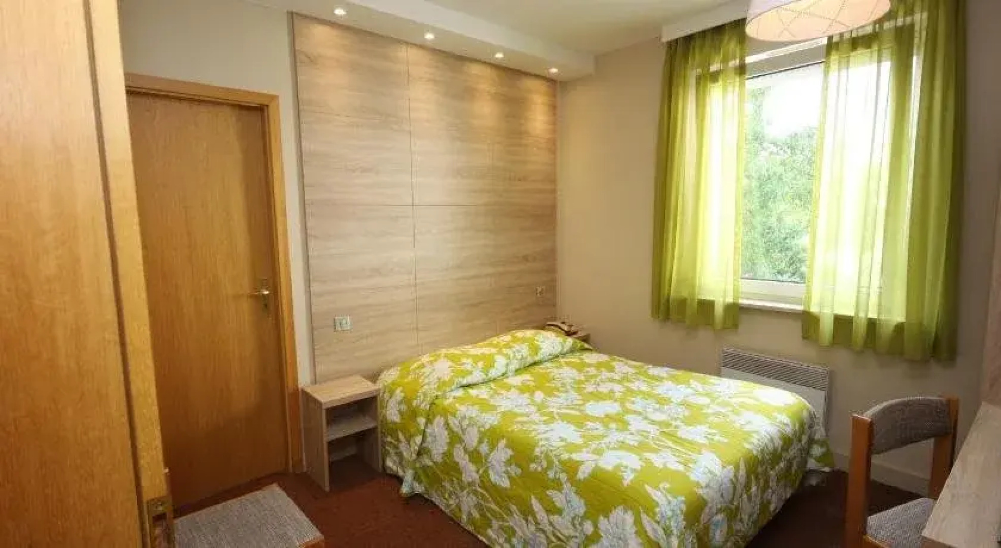 Hôtel Restaurant À LEtoile