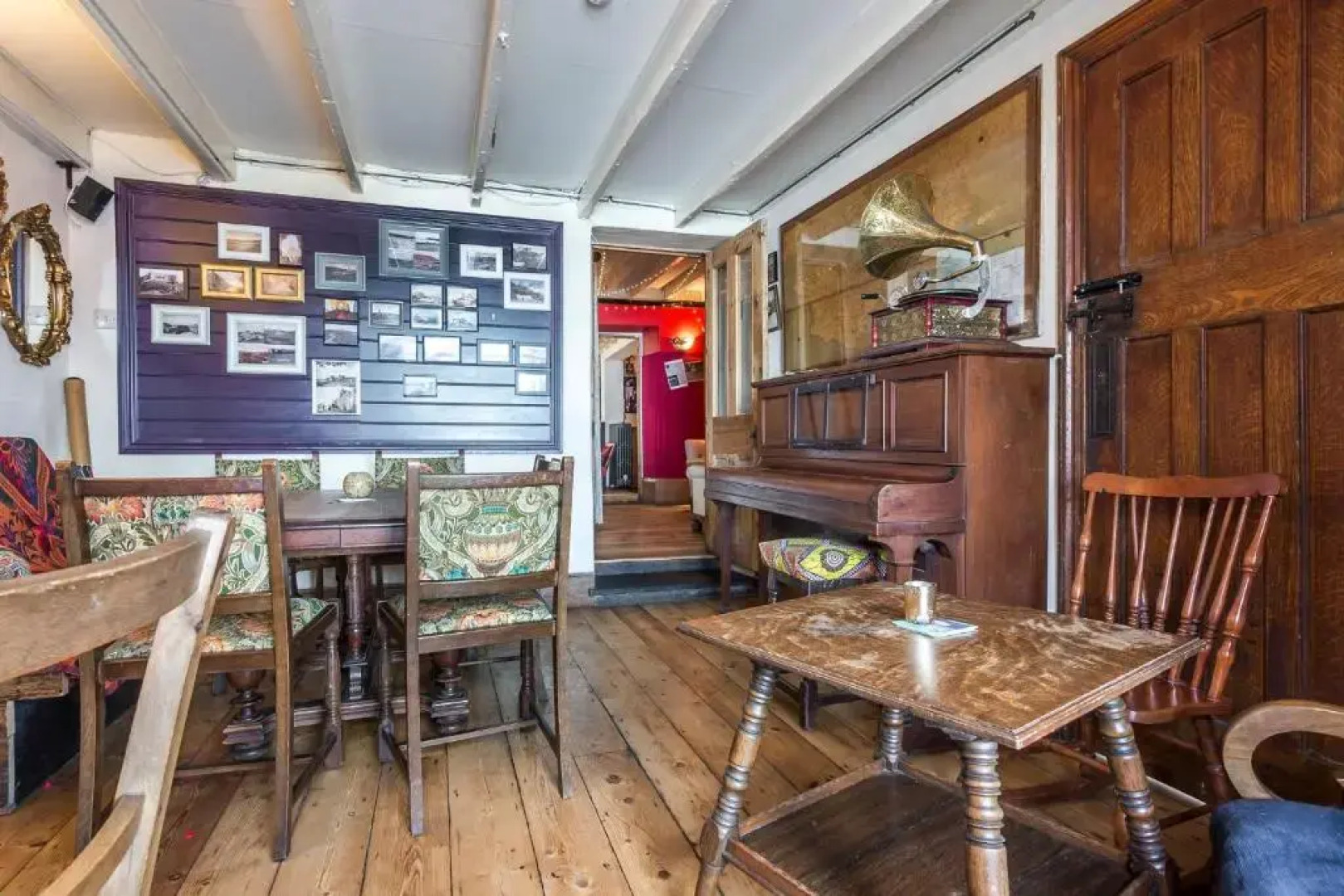 Manorbier Castle Inn Bay Room (Adults Only)