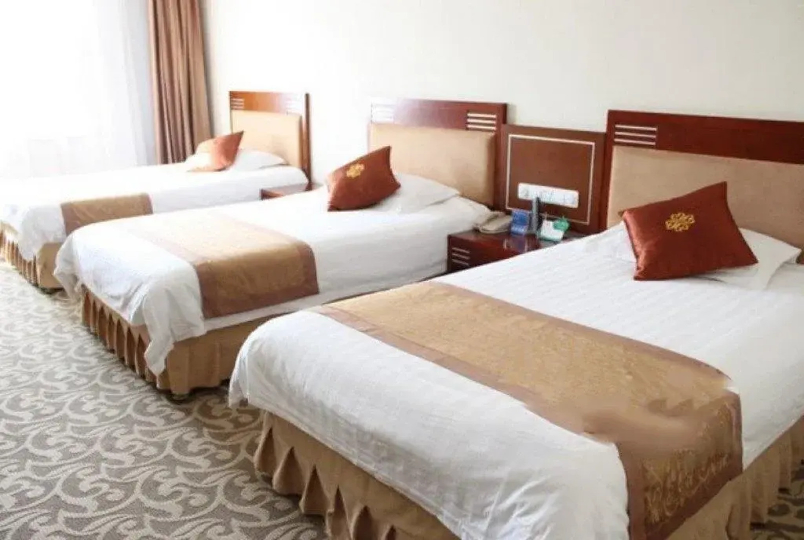 Jiujiang Huaqi Holiday Hotel