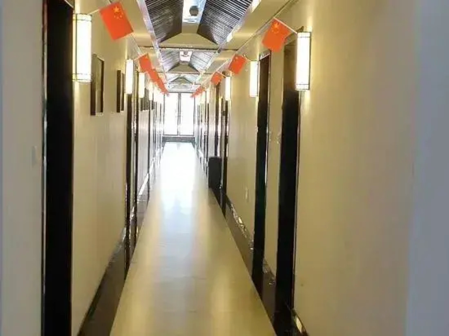 Selenium-themed Inn In West Huangshan City