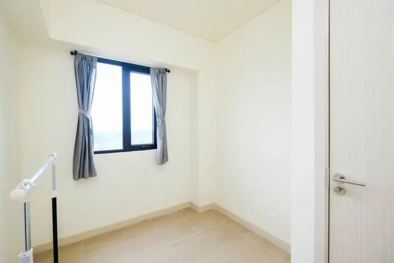 Comfort 2Br+1 At Meikarta Apartment