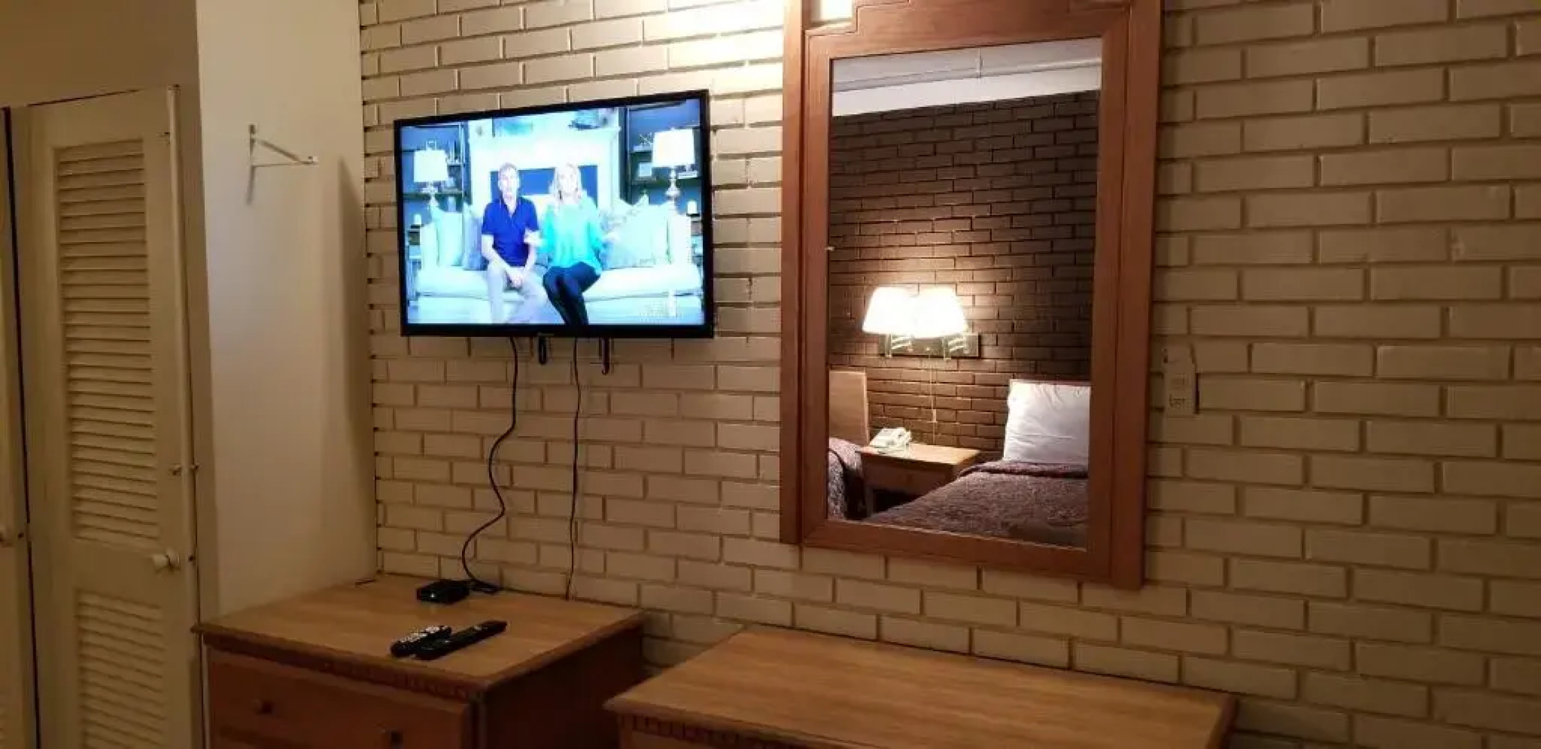 Americas Premier Inn