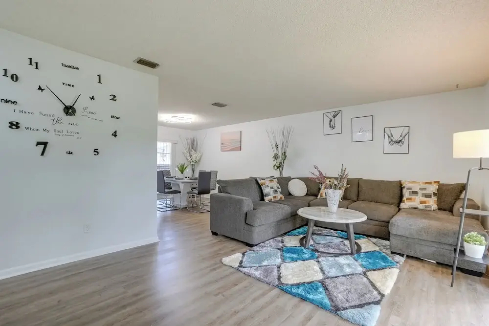 Spacious Tampa Vacation Rental ~ 7 Mi to Beach!
