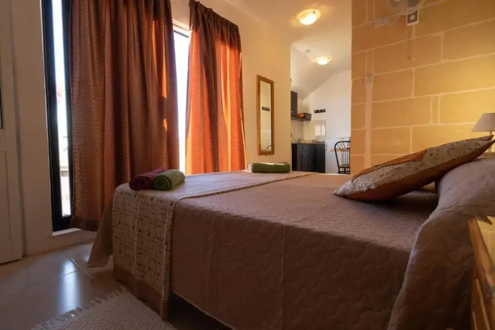 Sunset Seaview Apartments