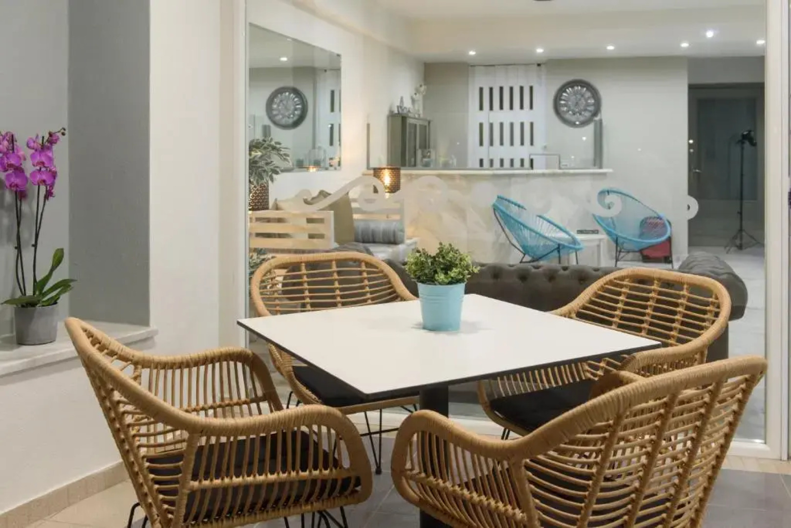 Aqua Beachfront Elegant Hotel