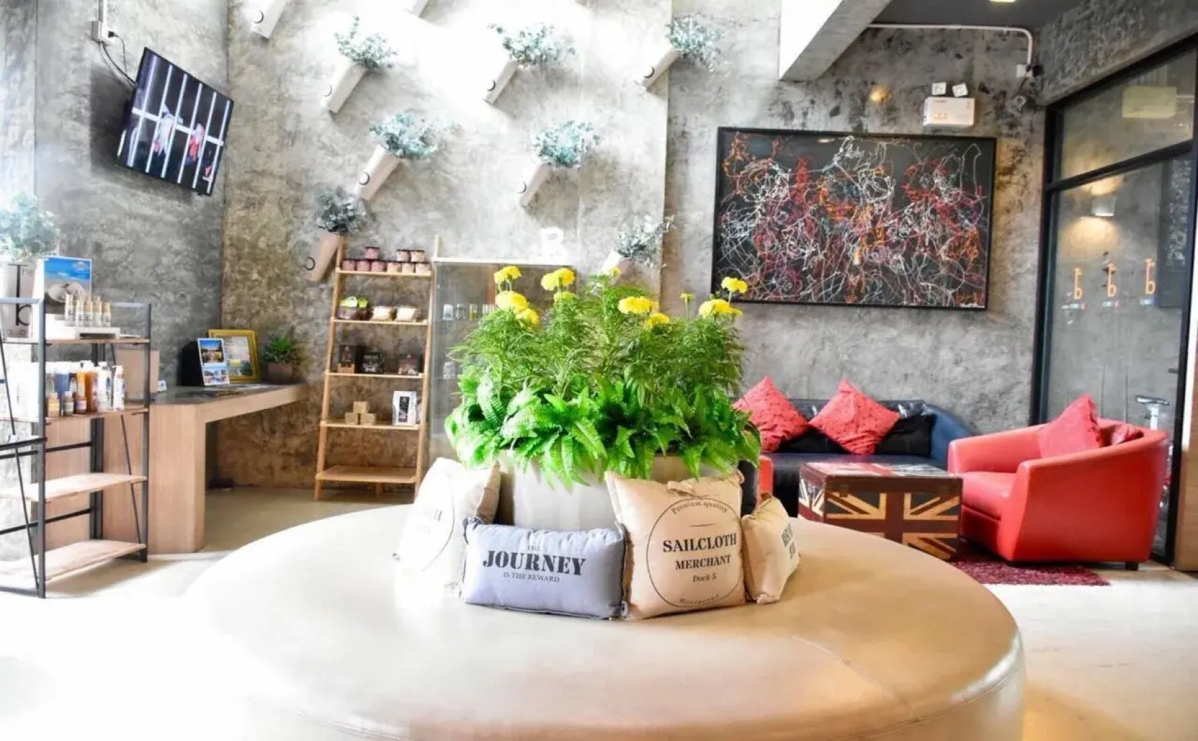 The b Ranong Trend Hotel