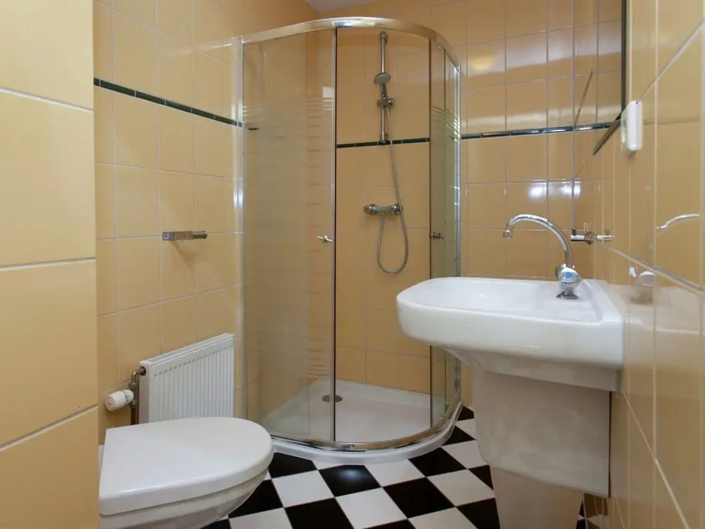 Vintage Farmhouse in Bemelen with Forest near