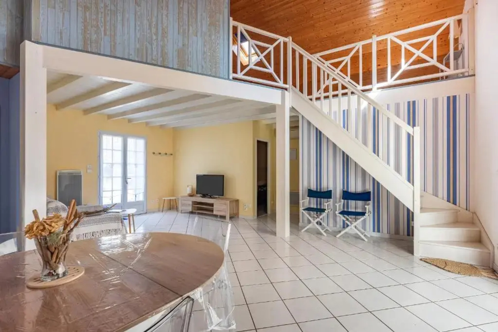 Venez decouvrir cette maison familiale de 100m2 situee a Lacanau, detente garantie