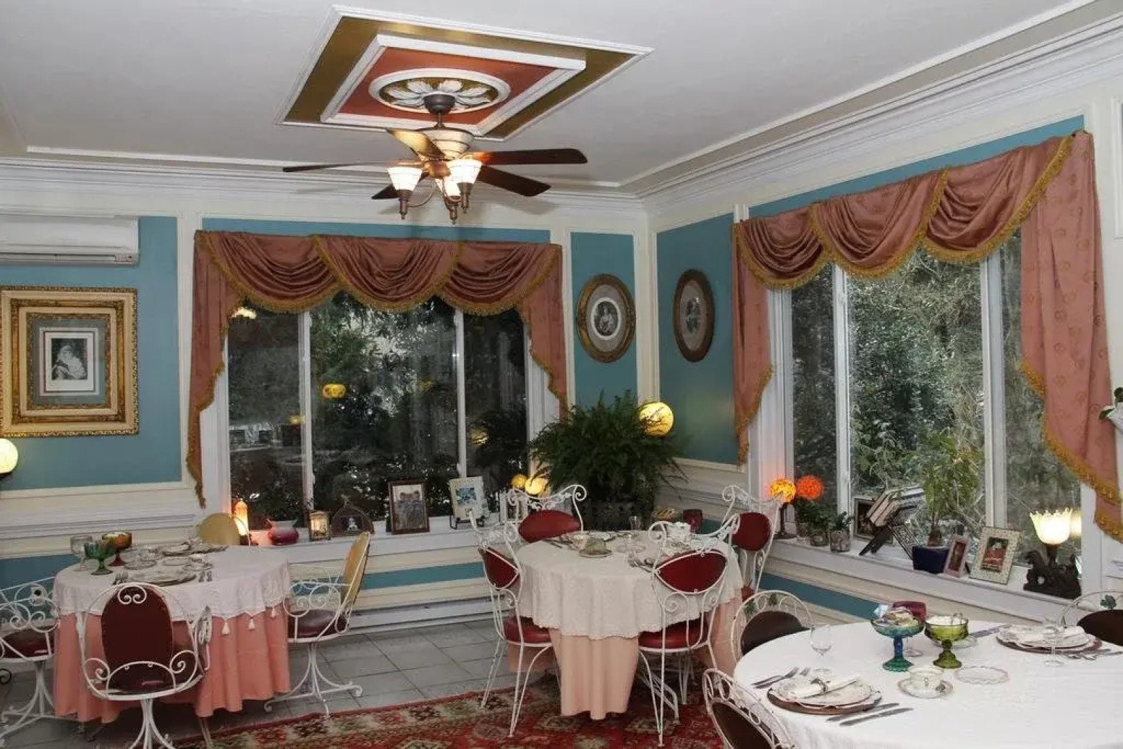 Melange Bed & Breakfast