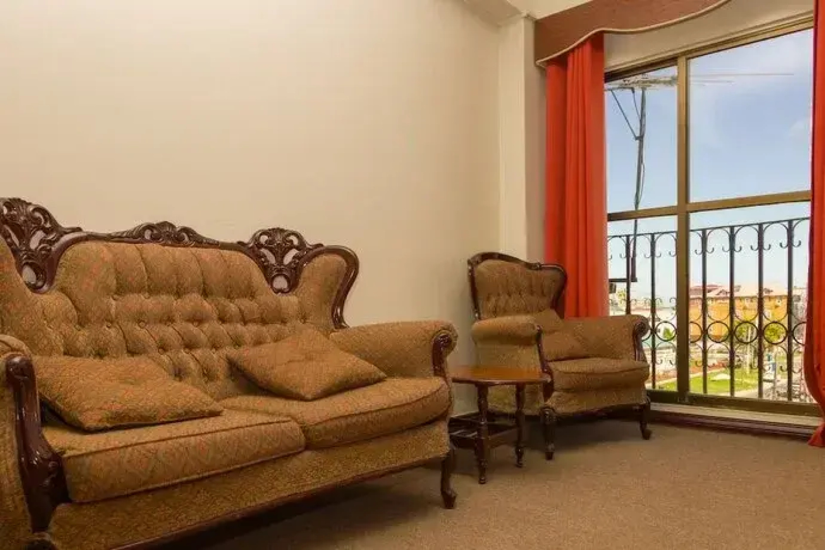 Regency Suites Hotel