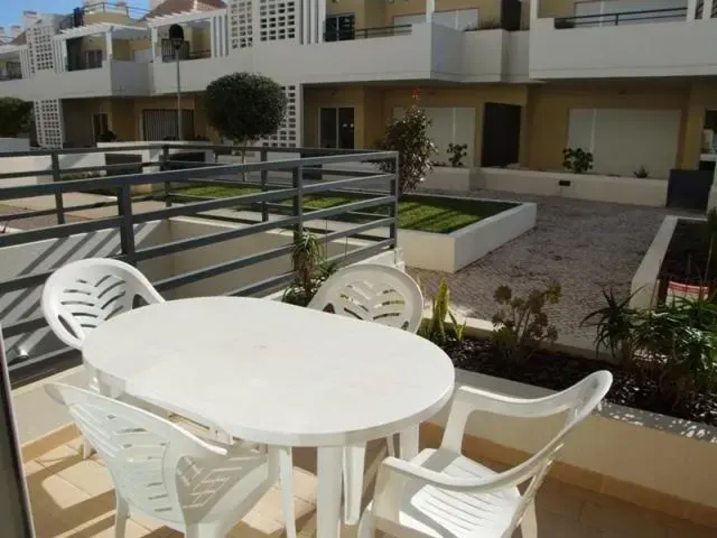 T1 Cabanas Beach Clube