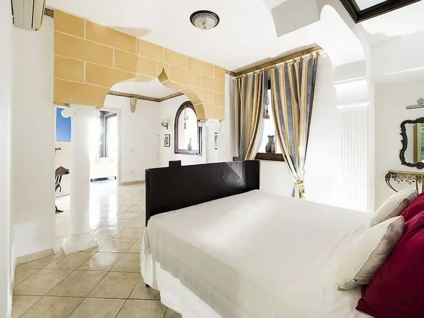 Exclusive Villa With Panoramic Swimming Pool and Hot Tub, Near the Sea