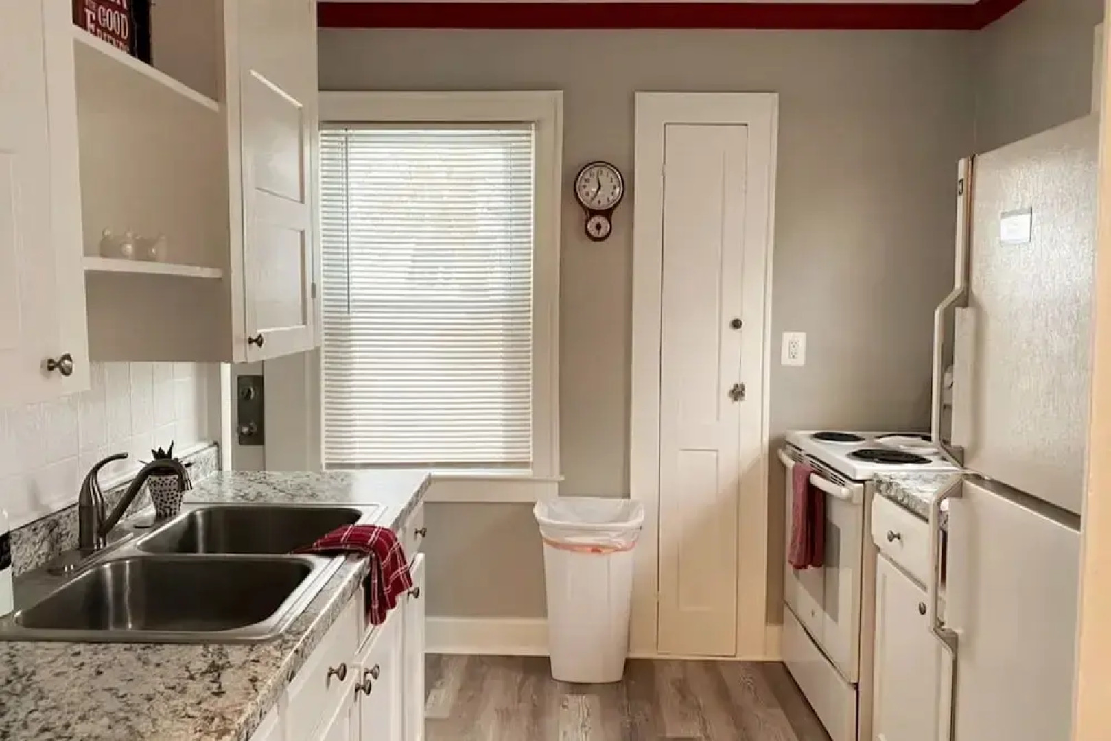 Automaniac Spot in the Heart of Pontiac 3 Beds 2 Baths