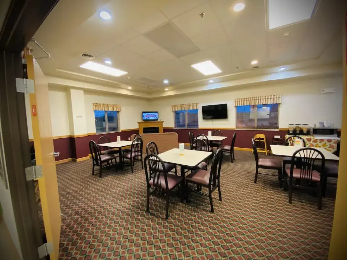 Herington Inn & Suites