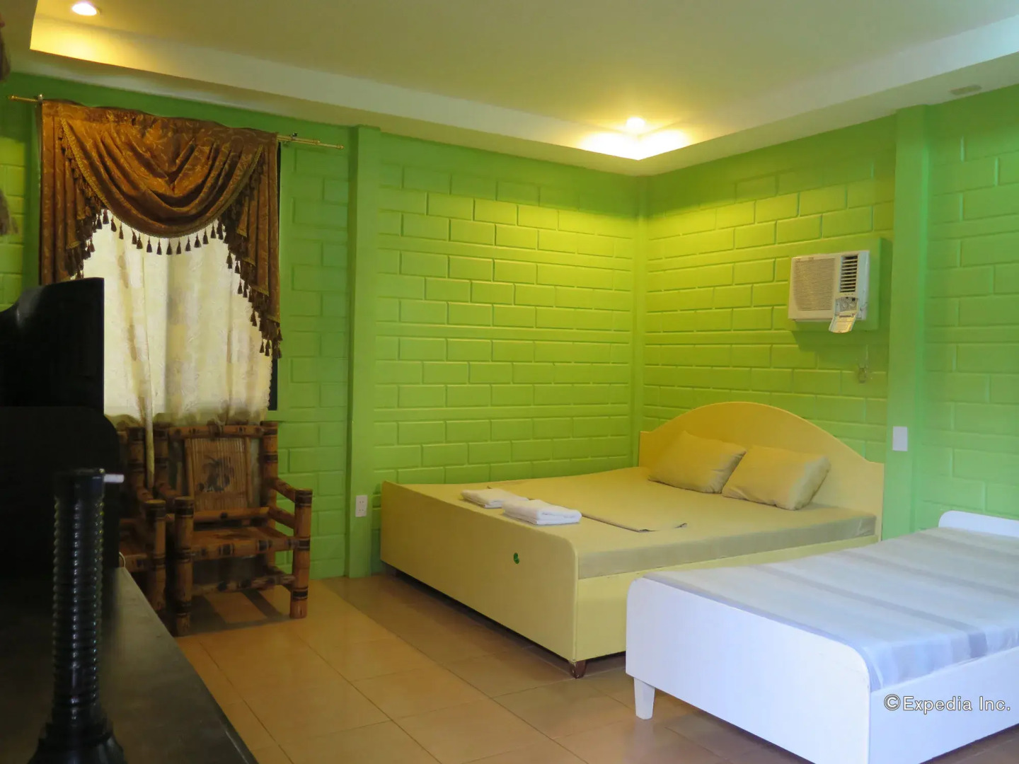 Alexis Cliff Dive Resort